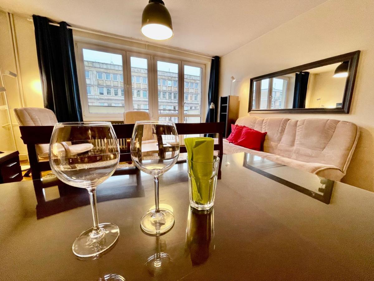 Raven Metro Fast Wifi 70'Tv Netflix Hbomax Appletv Leilighet Warszawa Eksteriør bilde